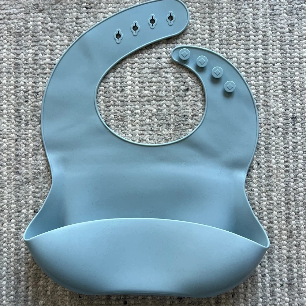 Adjustable Silicone Bibs (Set of 4)